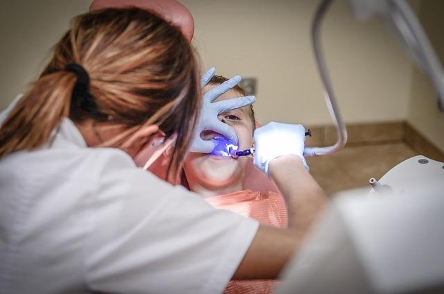 Handling a broken tooth before seeing the dentist in Woodbridge